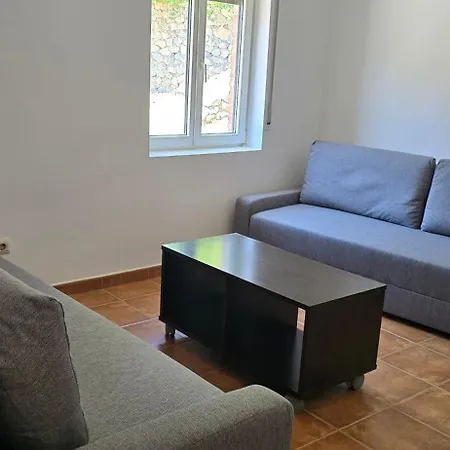 Apartamentos,puerta De Bisagra-parking Gratis *